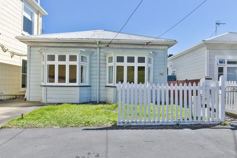 Photo of property in 558 Adelaide Road, Berhampore, Wellington, 6023