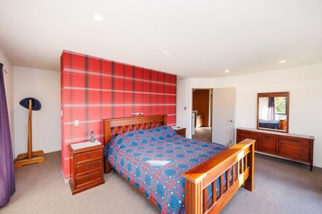 Photo of property in 45 Waicola Drive, Fitzherbert, Palmerston North, 4471