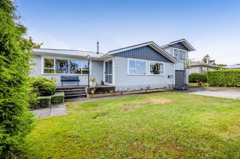 Photo of property in 1 Nikau Street, Inglewood, 4330