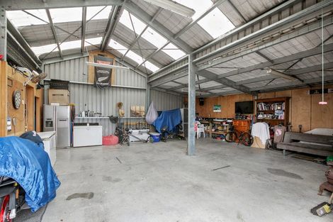 Photo of property in 350 Awai Road, Tarurutangi, New Plymouth, 4372