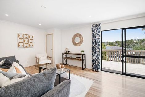 Photo of property in 1/7 Leiden Place, Totara Vale, Auckland, 0629