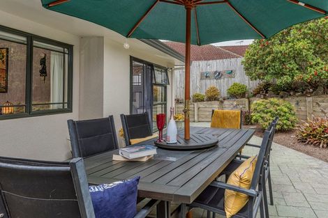 Photo of property in 15 Hogarth Rise, West Harbour, Auckland, 0618