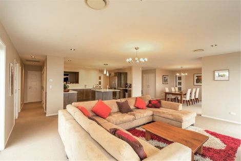 Photo of property in 11 Signal Hill Road, Mount Pleasant, Christchurch, 8081