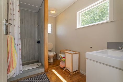 Photo of property in 4 Ocean Beach Road, Tairua, 3508