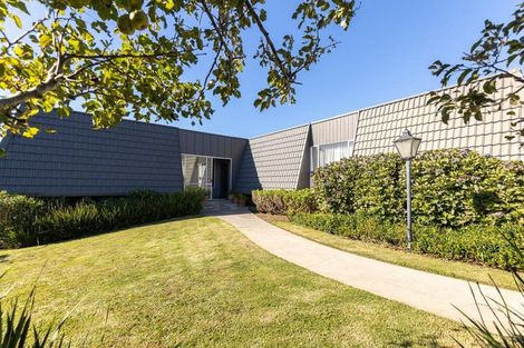 Photo of property in 8 Saint Ives Grove, Whalers Gate, New Plymouth, 4310