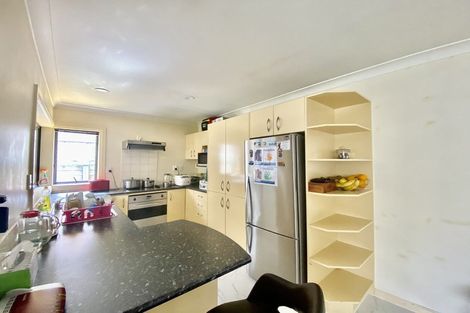 Photo of property in 16 Glenveagh Park Drive, Weymouth, Auckland, 2103