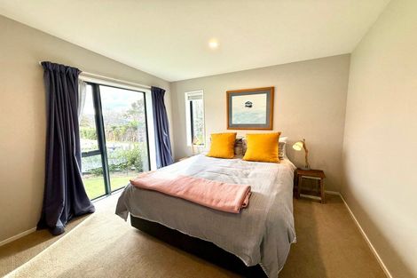 Photo of property in 13 Matuku Lane, Heathcote Valley, Christchurch, 8022