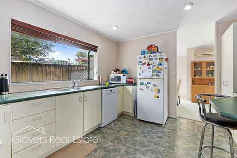 Photo of property in 14 Stockton Place, Glendene, Auckland, 0602