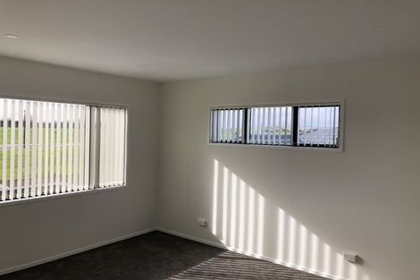 Photo of property in 59 Hayfield Way, Karaka, Papakura, 2113