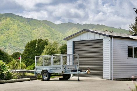 Photo of property in 23 Jacks Bush Road, Waikanae, 5391