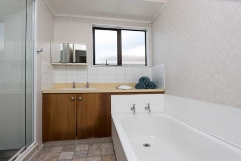 Photo of property in 2/3 Seaward Place, Wattle Downs, Auckland, 2103