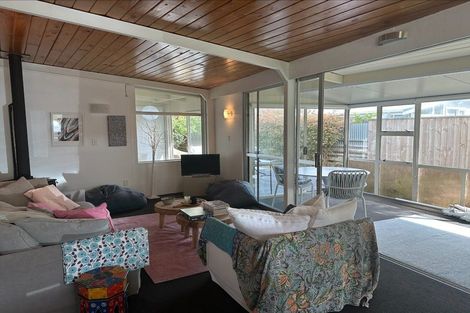 Photo of property in 32 Te Moana Road, Waikanae Beach, Waikanae, 5036