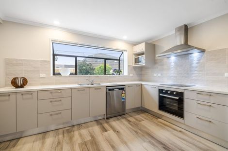 Photo of property in 121 Prestons Road, Redwood, Christchurch, 8051