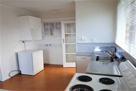 Photo of property in 1/177 Glenfield Road, Hillcrest, Auckland, 0627