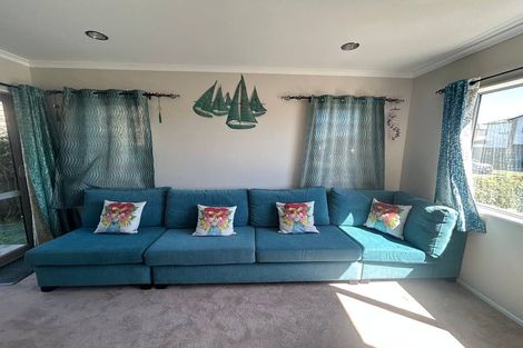 Photo of property in 23 Kerrykeel Drive, Flat Bush, Auckland, 2019