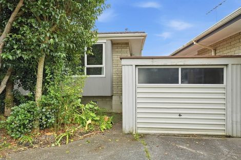 Photo of property in 1/27 Parkhill Road, Mellons Bay, Auckland, 2014