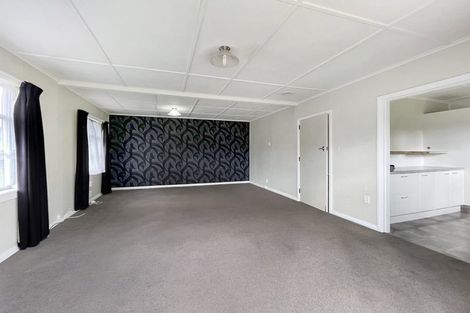 Photo of property in 17 Rewa Street, Takaro, Palmerston North, 4412