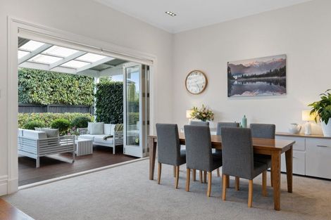 Photo of property in 90 Hawthorne Street, Strowan, Christchurch, 8052