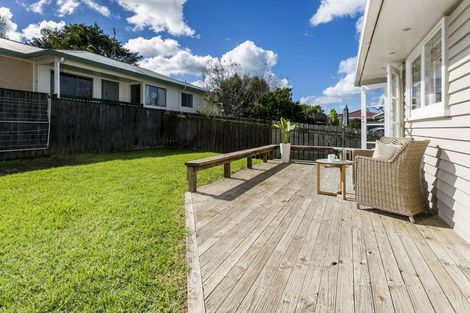 Photo of property in 2/13 Manuka Road, Bayview, Auckland, 0629