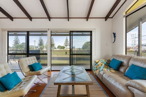 Photo of property in 225 Rangi Avenue, Whangamata, 3620