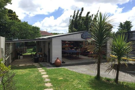 Photo of property in 18 Kervil Avenue, Te Atatu Peninsula, Auckland, 0610