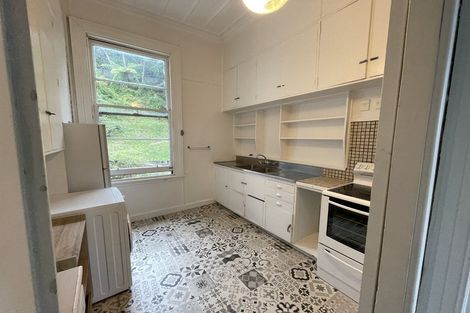 Photo of property in 16a Clifton Terrace, Kelburn, Wellington, 6012