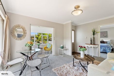 Photo of property in 1/3 Tallington Crescent, Torbay, Auckland, 0630