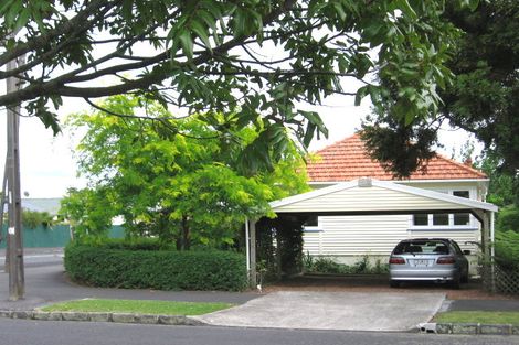 Photo of property in 30 Tui Street, Point Chevalier, Auckland, 1022