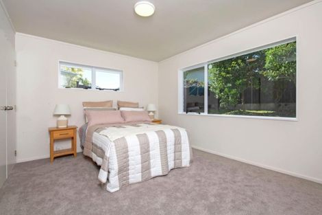 Photo of property in 9 Vanbrugh Place, Bucklands Beach, Auckland, 2014