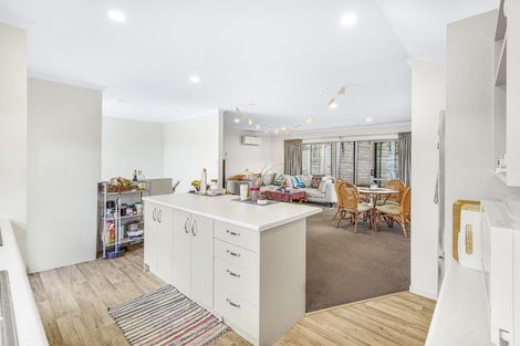 Photo of property in 4/50 Banbury Crescent, Fairfield, Hamilton, 3214