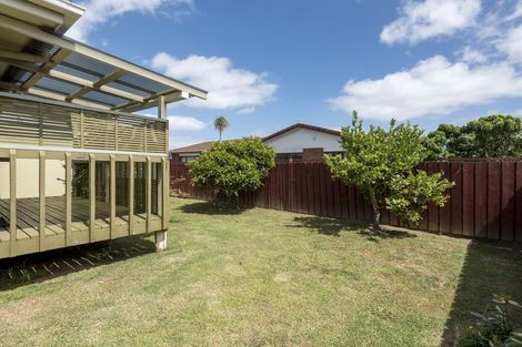 Photo of property in 2/3 Seaward Place, Wattle Downs, Auckland, 2103