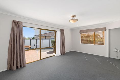 Photo of property in 92 Kennedy Drive, Levin, 5510