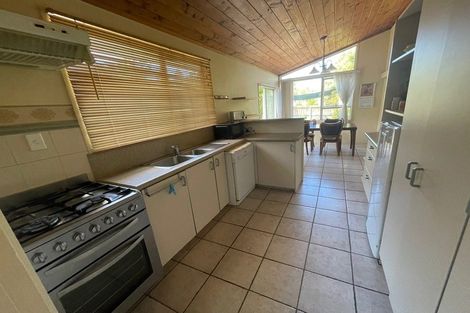 Photo of property in 38 Sequoia Place, Sunnynook, Auckland, 0620