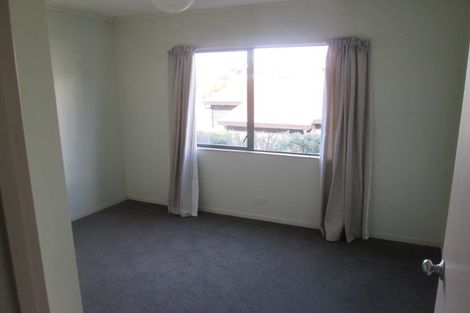 Photo of property in 12a Kiteroa Terrace, Rothesay Bay, Auckland, 0630