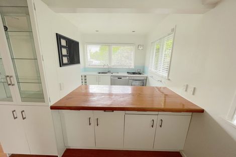 Photo of property in 10 Aplin Place, Birkdale, Auckland, 0626