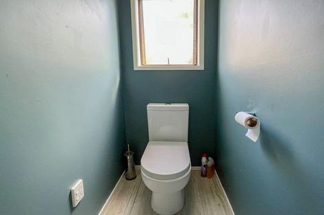 Photo of property in 22 Blundell Place, Chatswood, Auckland, 0626