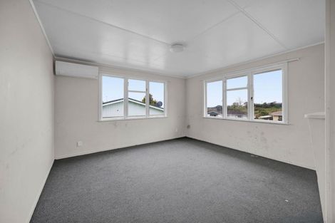 Photo of property in 103 Riversdale Drive, Merrilands, New Plymouth, 4312
