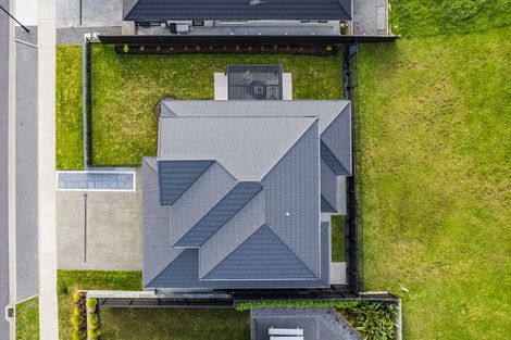 Photo of property in 11 Te Hoiere Street, Aotea, Porirua, 5024