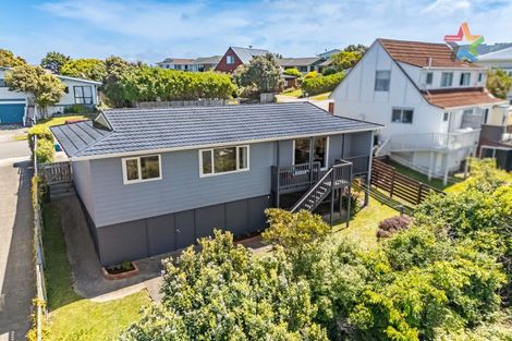 Photo of property in 67 Cypress Drive, Maungaraki, Lower Hutt, 5010