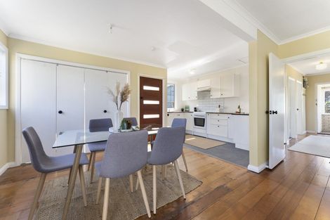 Photo of property in 52 Wallace Place, Westown, New Plymouth, 4310