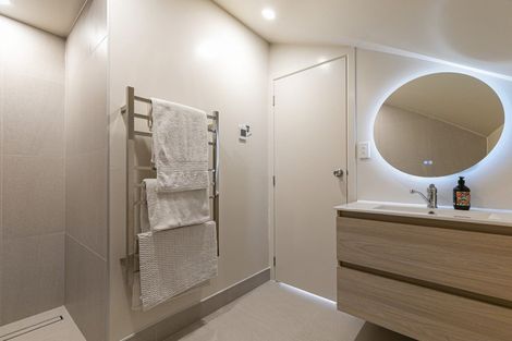 Photo of property in 29 Korotaha Terrace, Rothesay Bay, Auckland, 0630