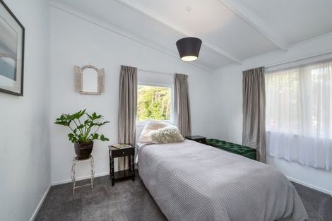 Photo of property in 8 Vista Crescent, Maoribank, Upper Hutt, 5018