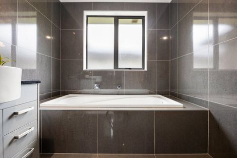 Photo of property in 97 Te Manatu Drive, Huntington, Hamilton, 3210