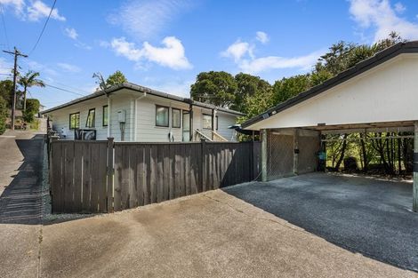 Photo of property in 1/22 Derwent Crescent, Titirangi, Auckland, 0604