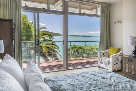 Photo of property in 90 Seacliffe Avenue, Narrow Neck, Auckland, 0622