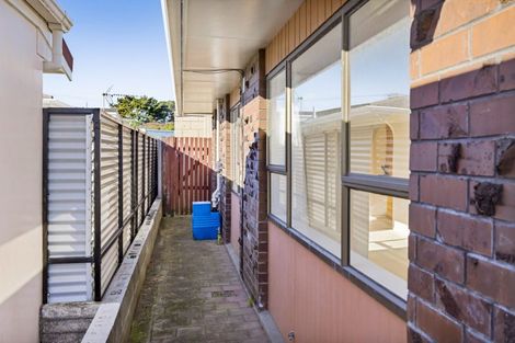 Photo of property in 1/145 Tukapa Street, Westown, New Plymouth, 4310