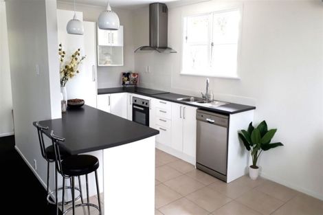 Photo of property in 41 Ruamahanga Crescent, Terrace End, Palmerston North, 4410