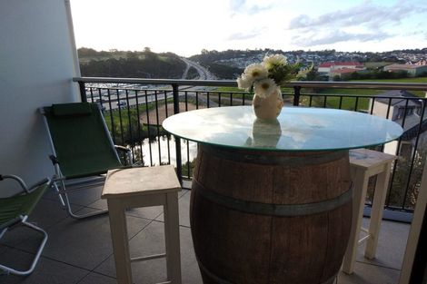 Photo of property in 7e/60 Masons Road, Oteha, Auckland, 0632