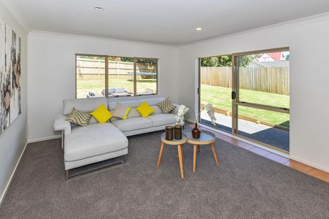 Photo of property in 50 Lothian Brae, Wattle Downs, Auckland, 2103