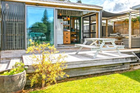 Photo of property in 30 Mako Avenue, Whiritoa, Whangamata, 3691